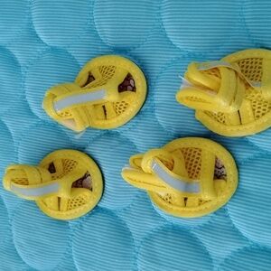 New acl dog shoes size 2 Yellow mesh foot reflective set of 4